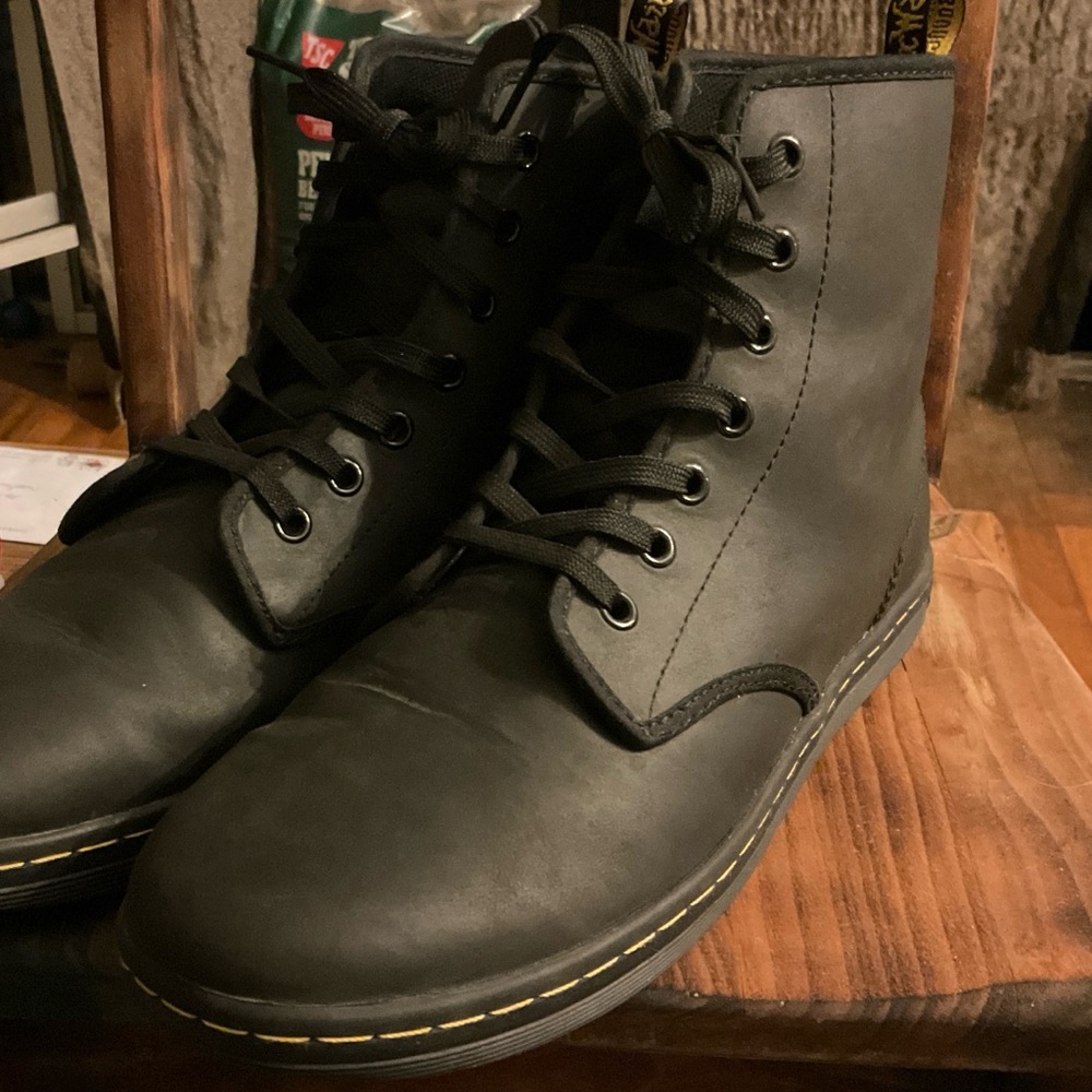 Dr. Martens Black Leather Womens boots W11